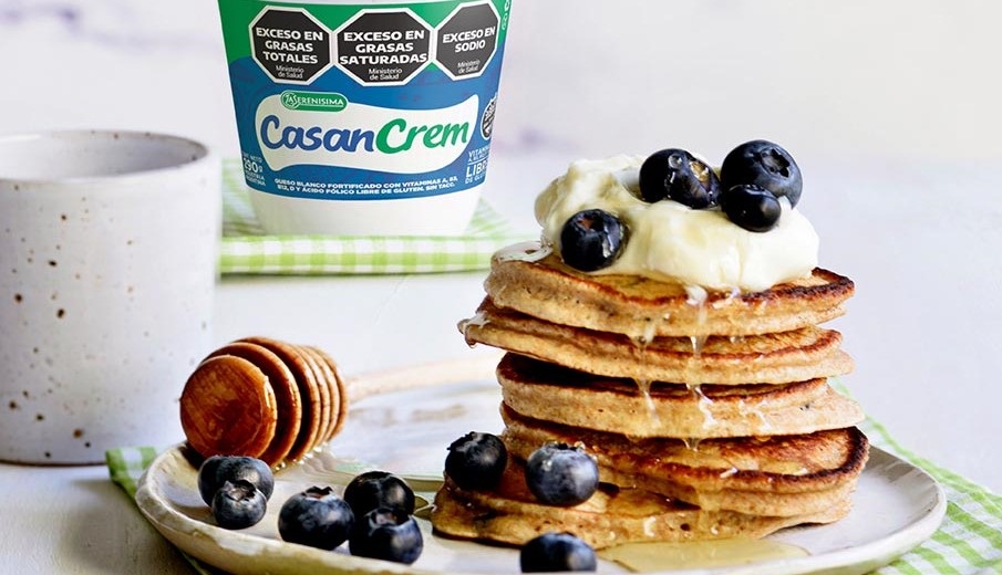 PANCAKES DE HARINA INTEGRAL Y ARÁNDANOS
