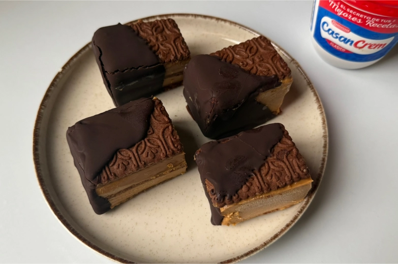 ALFAJORES DE CHOCOTORTA RELLENOS